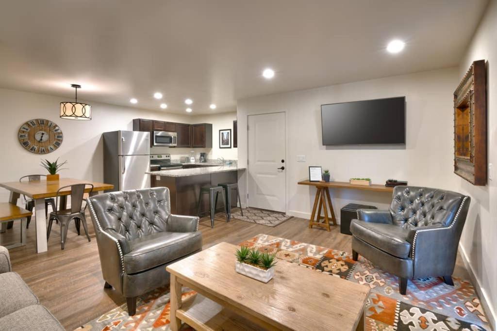 5C Sweet Redcliff Condo, Pool & Hot Tub Moab Bagian luar foto