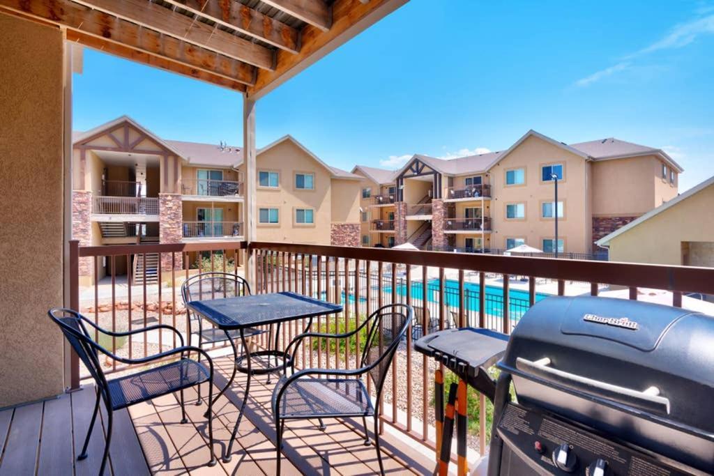 5C Sweet Redcliff Condo, Pool & Hot Tub Moab Bagian luar foto